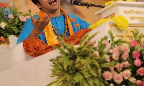 बच्चों को खूब पढ़ाओं पर सबसे पहले संस्कारवान सनातनी बनाओं-बागेश्वरधाम सरकार बच्चों को खूब पढ़ाओं पर सबसे पहले संस्कारवान सनातनी बनाओं-बागेश्वरधाम सरकार