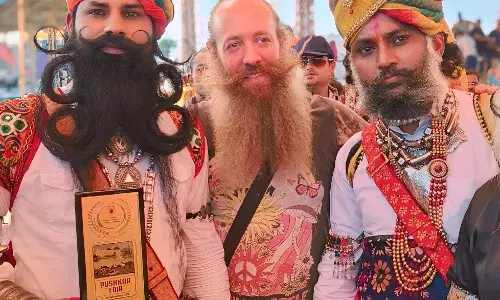 पुष्कर अंतरराष्ट्रीय मेले की मूंछ प्रतियोगिता में पार्षद और मिस्टर बियर्ड मेन डॉ. इशाक खान आए द्वितीय पुष्कर अंतरराष्ट्रीय मेले की मूंछ प्रतियोगिता में पार्षद और मिस्टर बियर्ड मेन डॉ. इशाक खान आए द्वितीय
