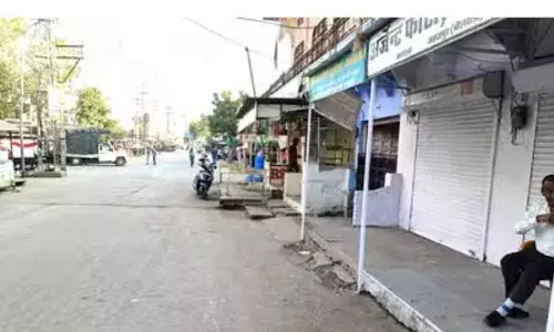 जहाजपुर कस्बा रविवार को चौथे दिन भी बंद, फल-सब्जी विक्रेताओं ने किया समर्थन जहाजपुर कस्बा रविवार को चौथे दिन भी बंद, फल-सब्जी विक्रेताओं ने किया समर्थन