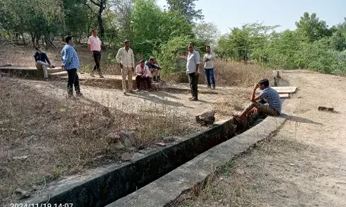 खराब मोरी के चलते नहीं छोड़ा गया पानी, किसान परेशान