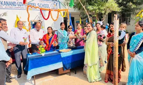मॉडल स्कूल बनेड़ा में बाल मेला संपन्न- भामाशाहों द्वारा स्कूल बैग, स्टेशनरी का वितरण