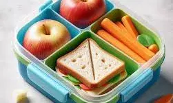 बच्चों को टिफिन में गलती से भी नहीं दें ये चीजें, हेल्थ हो जाएगी खराब