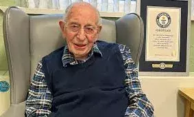 दुनिया के सबसे बुजुर्ग व्यक्ति जॉन टिनिसवुड का निधन, 112 साल की उम्र में ली अंतिम सांस