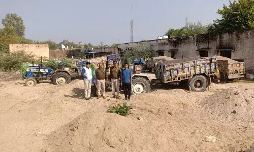 भीलवाड़ा में 14 ट्रैक्टर-ट्रॉलियां जब्त