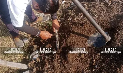 चंबल लाइन से 25 अवैध कनेक्शन काटे चंबल लाइन से 25 अवैध कनेक्शन काटे