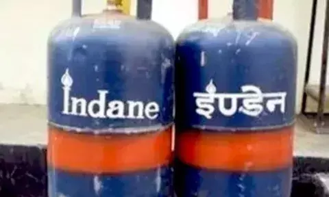 महंगा हुआ  गैस सिलेंडर