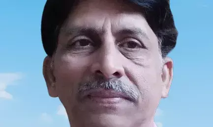 माँग में सिंदूर लो हो गईं दूर