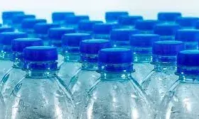 बोतलबंद पानी कैसे पहुंचा रहा सेहत को नुकसान, एक्सपर्ट ने बताया बोतलबंद पानी कैसे पहुंचा रहा सेहत को नुकसान, एक्सपर्ट ने बताया