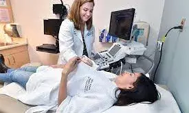 25 से 30 साल की उम्र में भी हो सकता है ब्रेस्ट कैंसर, सेल्फ एग्जामिनेशन क्यों है जरूरी 25 से 30 साल की उम्र में भी हो सकता है ब्रेस्ट कैंसर, सेल्फ एग्जामिनेशन क्यों है जरूरी