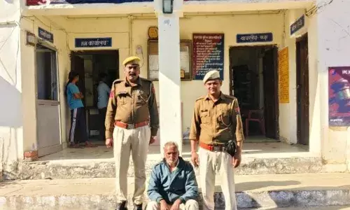 हथकढ़ शराब के साथ दो जनो को किया गिरफ्तार