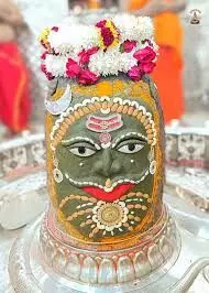 भस्म आरती में मस्तक पर लगाया चंद्र और त्रिपुंड, भांग- ड्रायफ्रूट से किया बाबा महाकाल का श्रृंगार