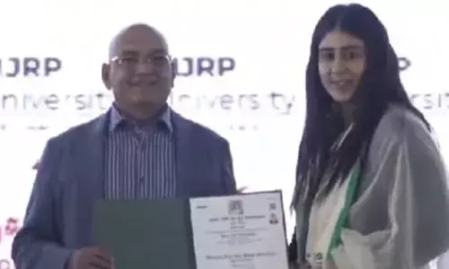 मुस्कान बनी फिजियोथेरेपिस्ट