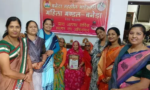 बनेड़ा तहसील माहेश्वरी महिला मंडल द्वारा बुजुर्ग महिला सोडाणी का किया सम्मान