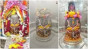 भस्म आरती में भगवान गणेश के स्वरूप में सजे बाबा महाकाल, मस्तक पर लगाया सूर्य, चंद्र और त्रिनेत्र