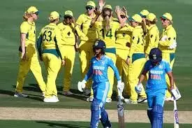 ऑस्ट्रेलिया के खिलाफ दूसरे वनडे में धीमी ओवर गति के लिए भारत पर जुर्माना ऑस्ट्रेलिया के खिलाफ दूसरे वनडे में धीमी ओवर गति के लिए भारत पर जुर्माना