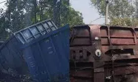 दो हिस्सों में बंटी कोयला लोड गाड़ी; 10 को कल्याणपुर तो 20 बोगियों को पहुंचाया गया सुल्तानगंज