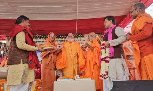 देशभर से आए संतों ने संत अमराव महाराज को दी श्रद्धांजलि, स्वामी जगदीश पुरी महाराज को संत समाज ने ओढ़ाई उत्तराधिकारी की चादर देशभर से आए संतों ने संत अमराव महाराज को दी श्रद्धांजलि, स्वामी जगदीश पुरी महाराज को संत समाज ने ओढ़ाई उत्तराधिकारी की चादर