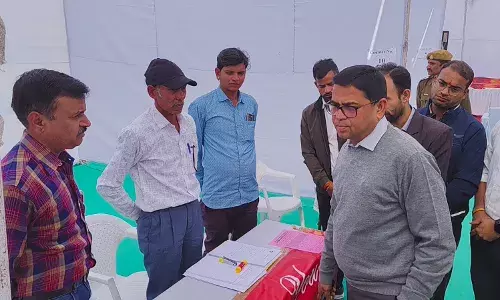 बेरोजगारों को रोजगार संबंधित दी जानकारी