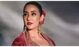 मनीषा कोइराला ने फैंस से पूछा- आपको बेहतरीन काम के लिए कौन प्रेरित करता है? मनीषा कोइराला ने फैंस से पूछा- आपको बेहतरीन काम के लिए कौन प्रेरित करता है?