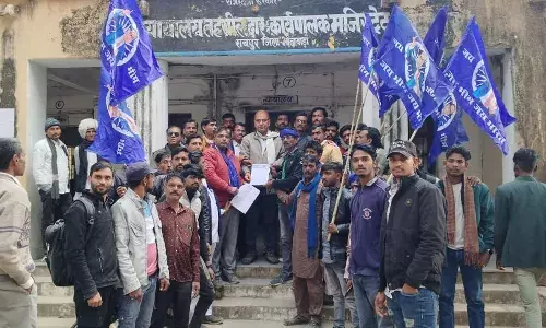 संसद में बाबा साहब के लिए अपमानजनक बयान देने पर गृहमंत्री शाह का जलाया पुतला, मुकदमा दर्ज कराने एवं पदमुक्त करने की मांग को लेकर राष्ट्रपति के नाम सौंपा ज्ञापन