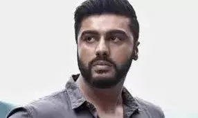 अर्जुन कपूर ऑनलाइन ठगी का शिकार, फैंस को दी चेतावनी