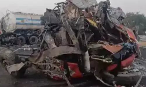 गुजरात से राजस्थान आ रही लग्जरी बस को टैंकर ने मारी टक्कर 3 की मौत 20 घायल