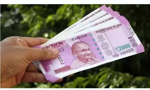 उस परिवार में कभी एकता नहीं रहती,जिस घर में अनीति से  कमाया जाता है पैसा