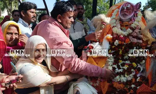 आसींद के नरसिंह द्वारा महंत केशव दास जी महाराज का हुआ देवलोक गमन कस्बे निकाली गई महा प्रयाण यात्रा,लोगो ने दी नम आंखों से अंतिम विदाई