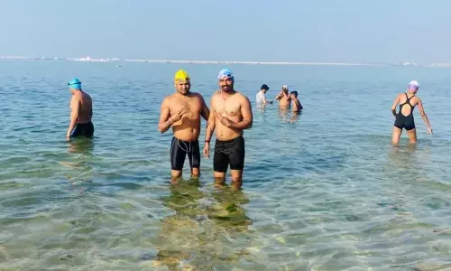 गुजरात में आयोजित हुई तैराकी प्रतियोगिता , 19 खिलाड़ियों ने लिया भाग गुजरात में आयोजित हुई तैराकी प्रतियोगिता , 19 खिलाड़ियों ने लिया भाग