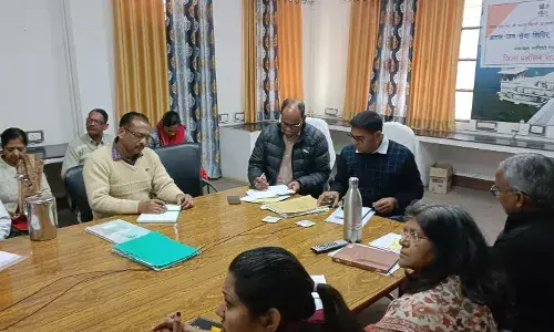 जिला कलक्टर ने रेलमगरा में आयोजित अटल जनसेवा शिविर में सुनी समस्याएं