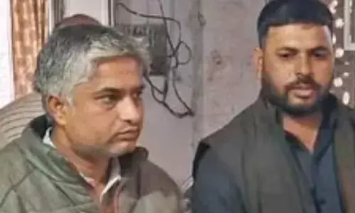 Chittorgarh News सरपंच और सचिव को 70 हजार रिश्वत लेते किया गिरफ्तार Chittorgarh News सरपंच और सचिव को 70 हजार रिश्वत लेते किया गिरफ्तार