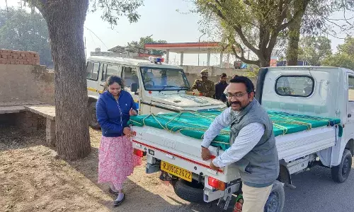 मोही में वाहनों पर लगाए रिफ्लेक्टर, धोइंदा में 85 वाहन चालकों की हुई नेत्र जांच