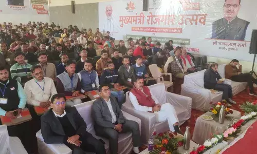 मुख्यमंत्री रोजगार उत्सव: जिले में 377 को मिले नियुक्ति पत्र, कलक्टर ने दिया करियर में सफलता का मंत्र