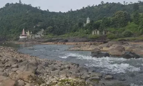 यहां तीन नदियों का संगम और कुंभ स्नान का मिलता है पुण्य यहां तीन नदियों का संगम और कुंभ स्नान का मिलता है पुण्य