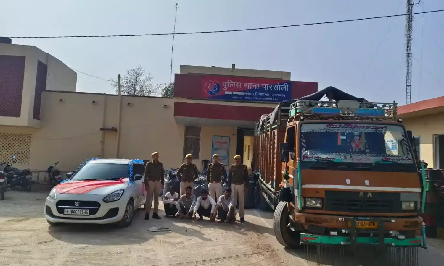 सब्जी के कैरिटो की आड़ में अफीम डोडाचूरा की तस्करी, ट्रक से 12 क्विंटल 47 किलो अवैध डोडाचूरा जब्त