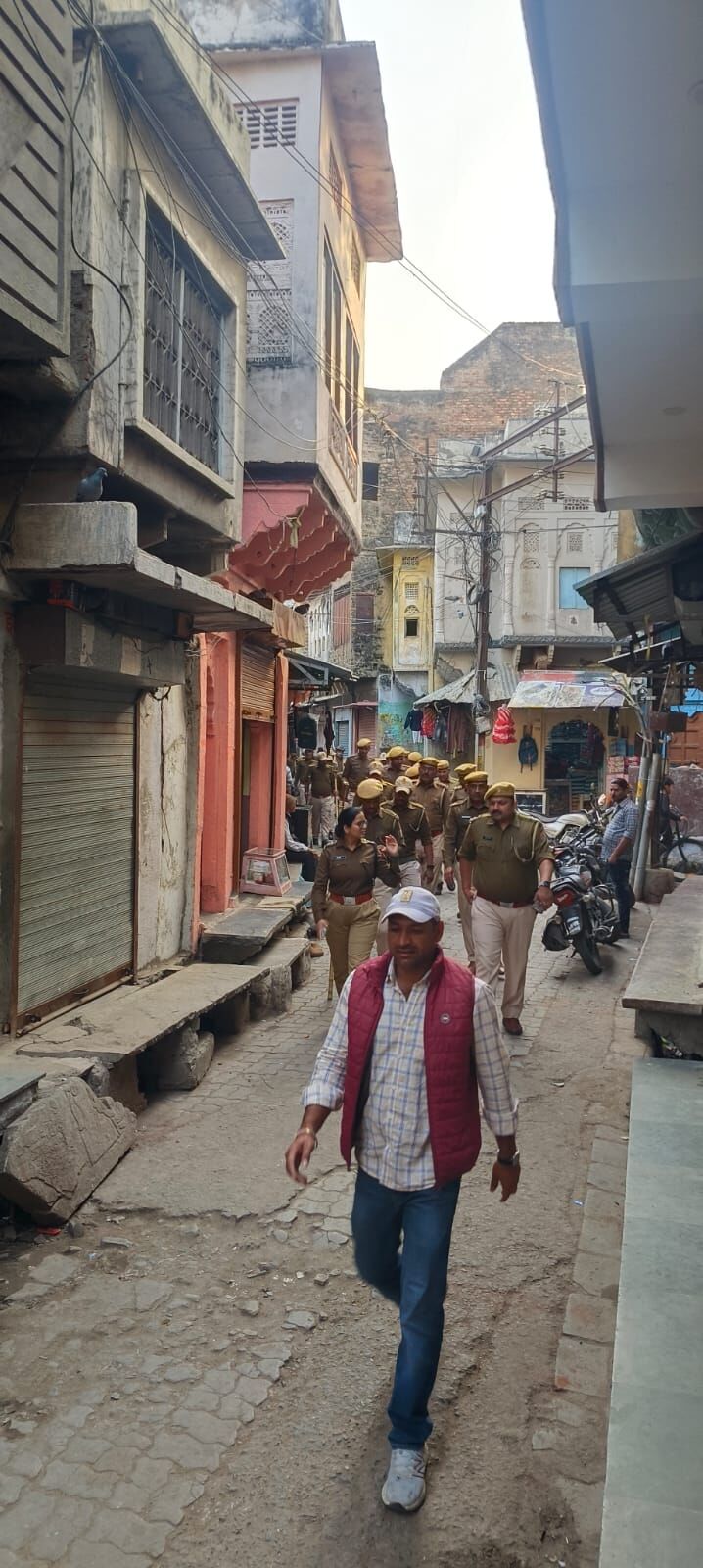 सिंह ने लगाई मांडल में दहाड़ , बिना नंबरी वाहन जप्ति , निकाला फ्लैग मार्च