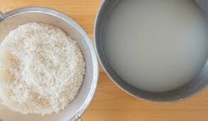 उबले हुए चावल का पानी पीकर आप कंट्रोल कर सकते हैं मोटापा, जानें कैसे?