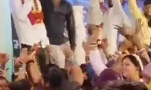 मांडल में मालियों के मन्दिर परिसर में हुई भजन संध्या