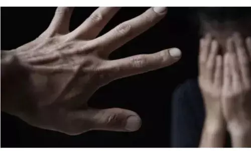 महिला डॉक्टर से  दोस्त के घर में दुष्कर्म,