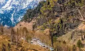 फरवरी में मनाली से सिर्फ 14 किमी दूर इस गांव का बनाए प्लान, देखते रह जाएंगे इसकी ब्यूटी