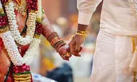 शादी में आ रही अड़चनें अपनाएं ये ट्रिक्स, होगी चट मंगनी पट ब्याह शादी में आ रही अड़चनें अपनाएं ये ट्रिक्स, होगी चट मंगनी पट ब्याह