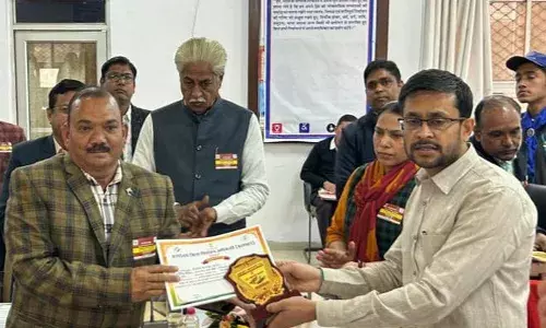 15 वाँ जिला मतदाता दिवस पर रंगरेज का सम्मान