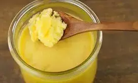 महंगे खुशबूदार प्रोडक्ट नहीं, घर का बना घी करेगा जादू