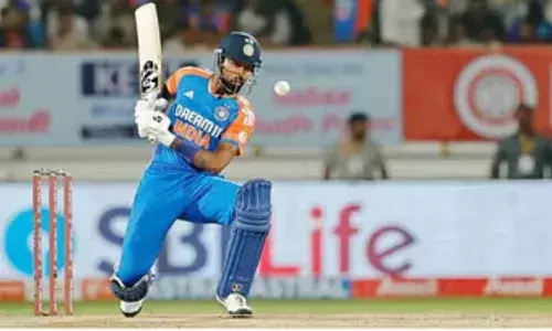 इंग्लैंड ने भारत को 26 रन से हराया