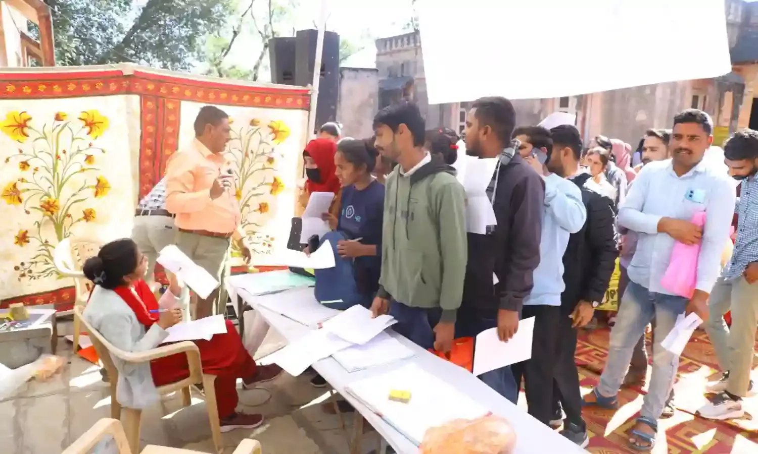 एक दिवसीय रोजगार सहायता शिविर आयोजित एक दिवसीय रोजगार सहायता शिविर आयोजित