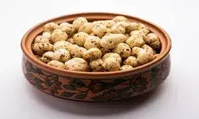 उम्र के मुताबिक रोजाना कितने मखाने खाएं? जानिए एक्सपर्ट ने क्या बताया