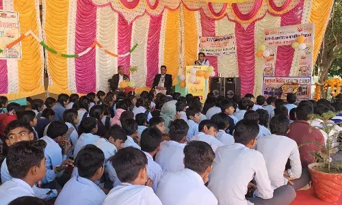 छात्रों ने सीखे पर्यावरण बचाने के गुर, वृक्षारोपण और जल संरक्षण का दिया संदेश