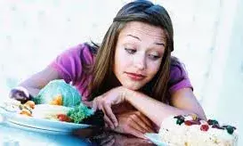 क्या आपको भी लग जाती है जल्दी भूख? जानें इसके कारण और समाधान