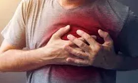 हार्ट अटैक से पहले मिलने वाले खतरनाक संकेतों को पहचानें, बचाएं जान हार्ट अटैक से पहले मिलने वाले खतरनाक संकेतों को पहचानें, बचाएं जान