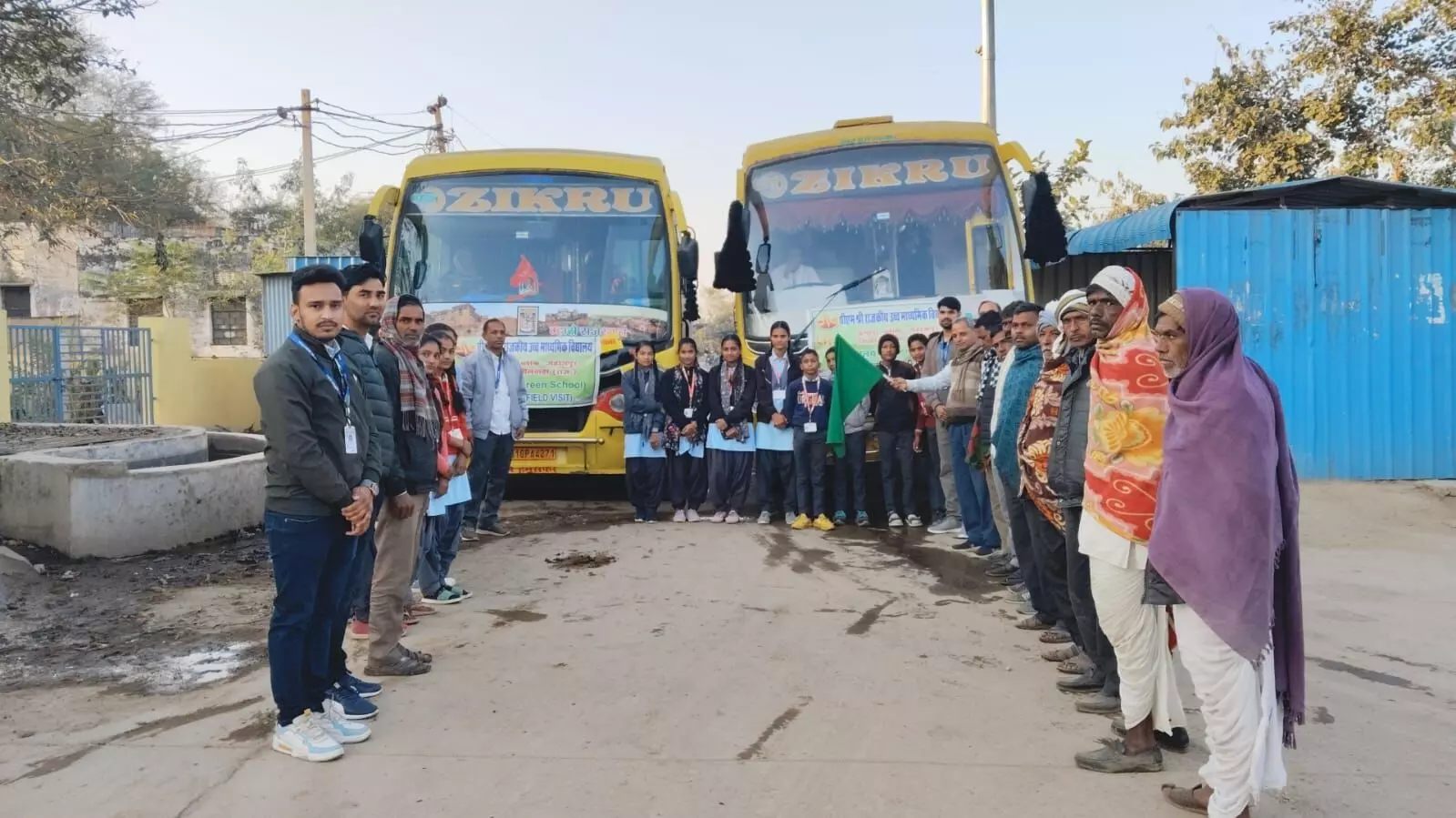 140 छात्र छात्राओं ने किया रणथंभोर अभ्यारण का भ्रमण 140 छात्र छात्राओं ने किया रणथंभोर अभ्यारण का भ्रमण